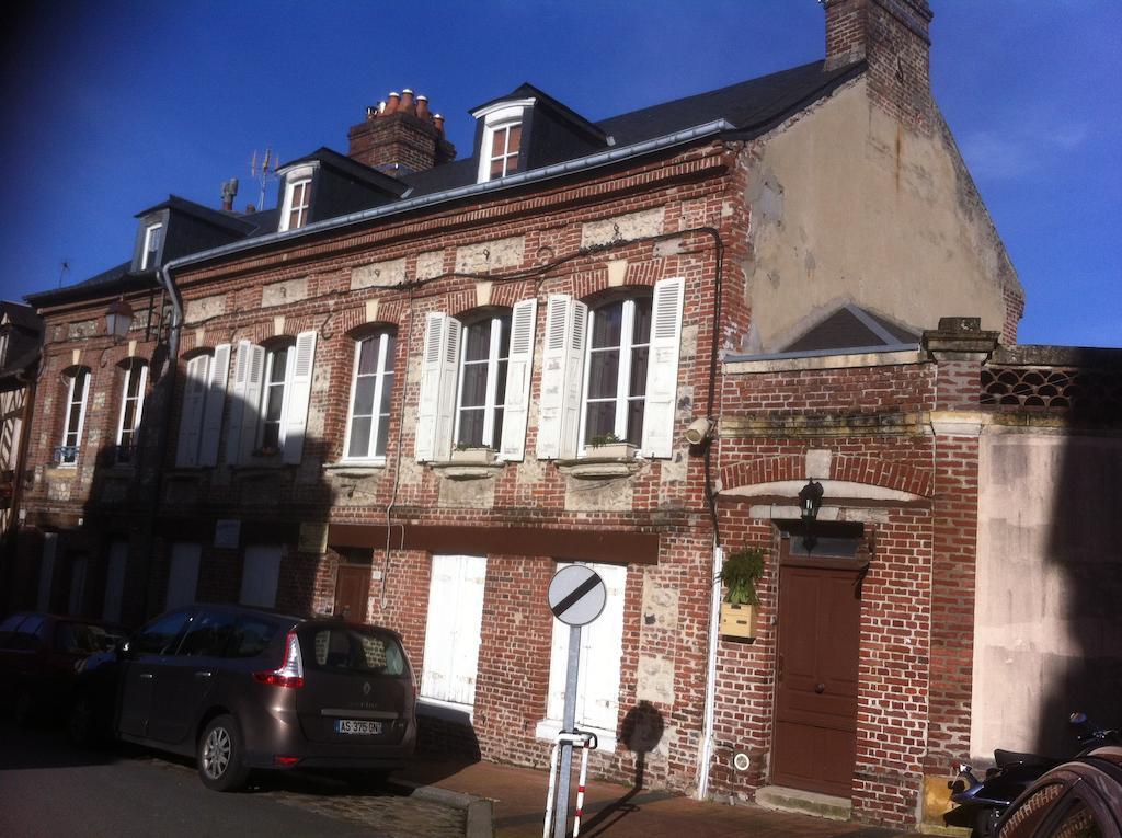 Hotel Les Charmettes Honfleur Exterior foto